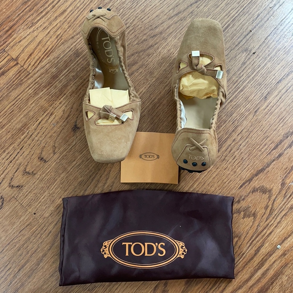 Tod’s Neutral Ballet Flat Shoes